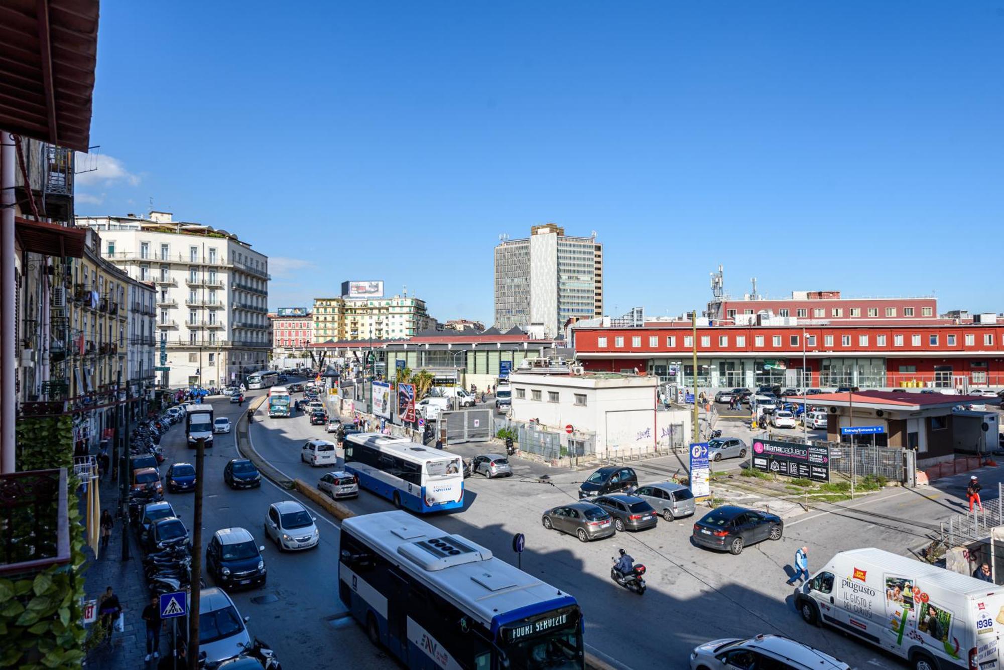 Napoli Centrale Di Fabio E Veronica Lt Екстериор снимка